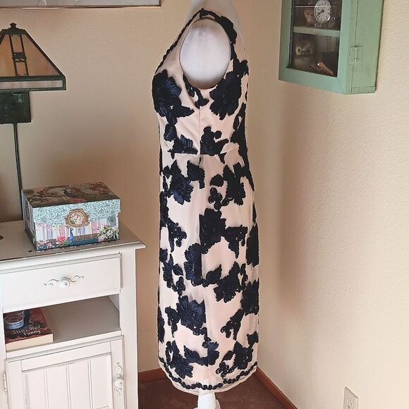 Nicole Miller Soft Blush Dress With RIbbon Embroidery Applique.Old Money.Elegant - Picture 8 of 16